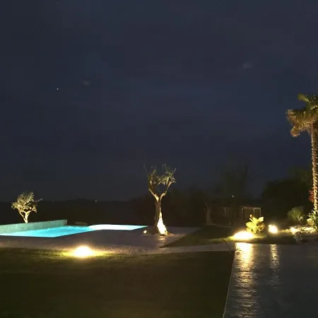 לינה וארוחת בוקר Ranieri Events And 4*